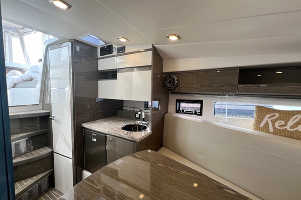 28ft Cobrey Yacht For Sale