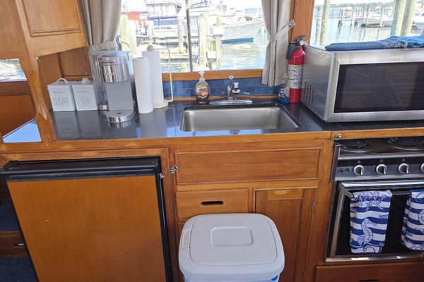 BURNING DAYLIGHT 42ft Grand Banks Yacht For Sale