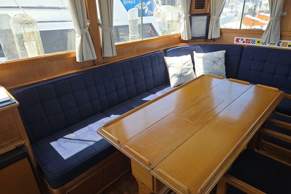 BURNING DAYLIGHT 42ft Grand Banks Yacht For Sale