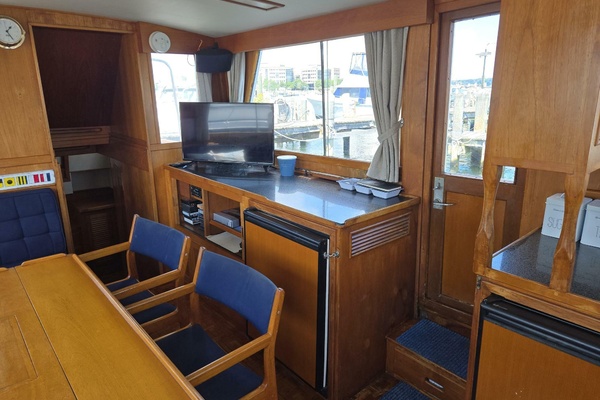 BURNING DAYLIGHT 42ft Grand Banks Yacht For Sale
