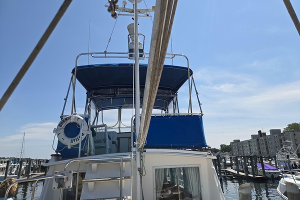 BURNING DAYLIGHT 42ft Grand Banks Yacht For Sale