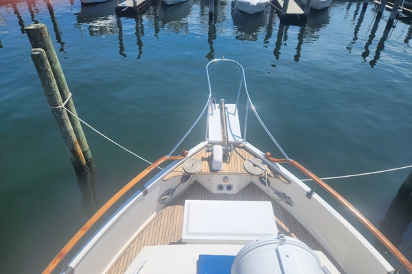BURNING DAYLIGHT 42ft Grand Banks Yacht For Sale