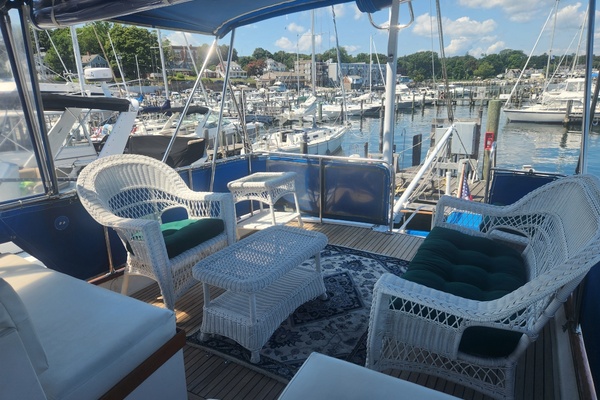 BURNING DAYLIGHT 42ft Grand Banks Yacht For Sale