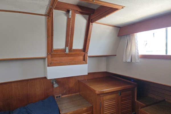 BURNING DAYLIGHT 42ft Grand Banks Yacht For Sale