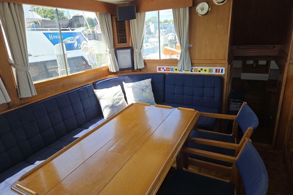 BURNING DAYLIGHT 42ft Grand Banks Yacht For Sale