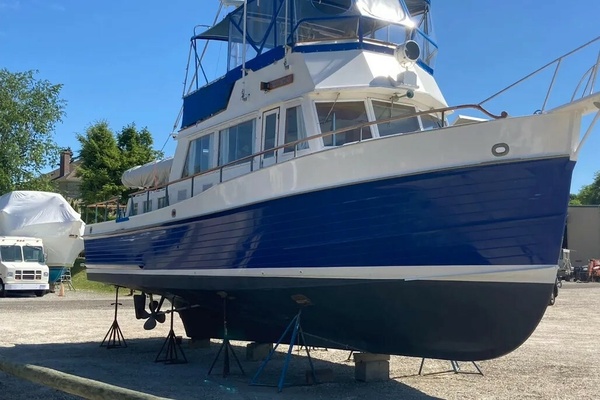 BURNING DAYLIGHT 42ft Grand Banks Yacht For Sale
