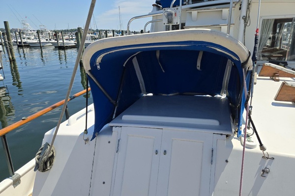BURNING DAYLIGHT 42ft Grand Banks Yacht For Sale