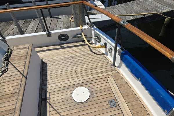 BURNING DAYLIGHT 42ft Grand Banks Yacht For Sale