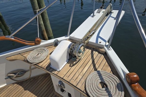 BURNING DAYLIGHT 42ft Grand Banks Yacht For Sale