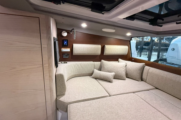 Axopar 45 XC Cross Cabin Aft Cabin Yacht For Sale