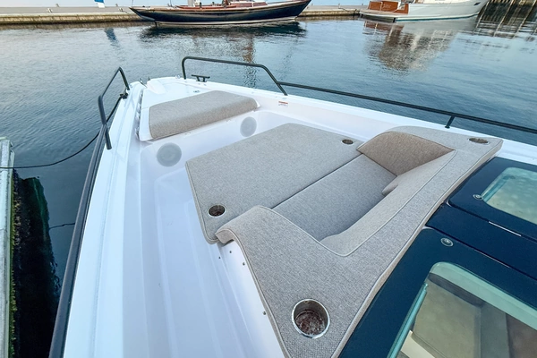 Axopar 45 XC Cross Cabin Aft Cabin Yacht For Sale