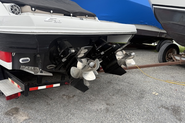 30ft Crownline Yacht For Sale