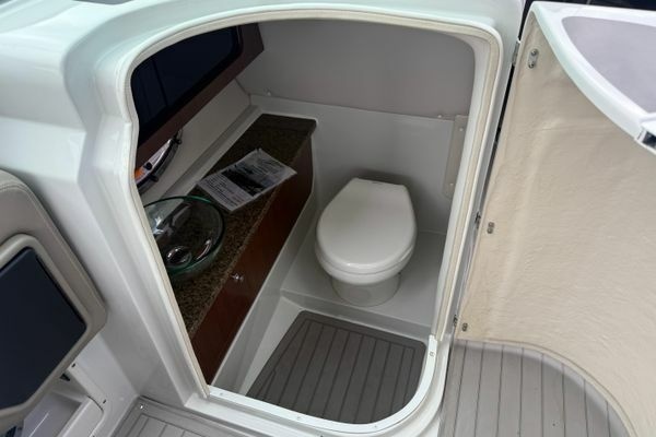 30ft Crownline Yacht For Sale