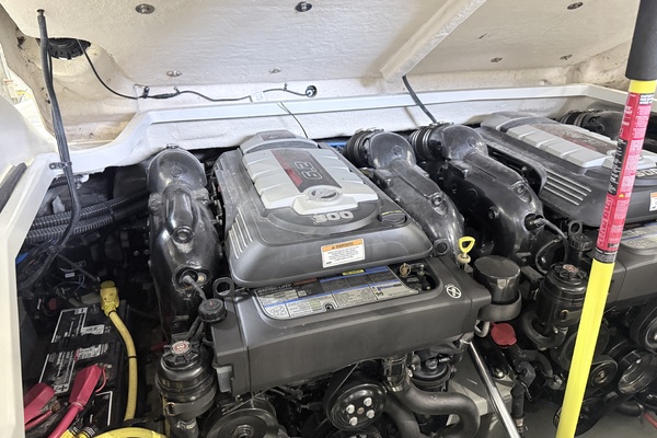 30ft Crownline Yacht For Sale