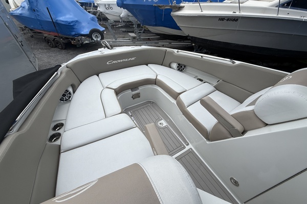 30ft Crownline Yacht For Sale