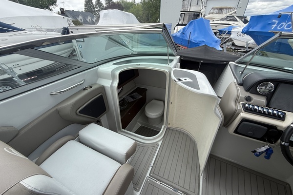 30ft Crownline Yacht For Sale