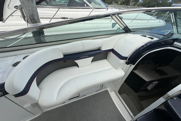 Formula 370 Super Sport Yacht For Sale