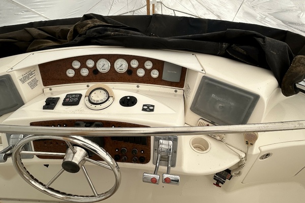 39ft Silverton Yacht For Sale