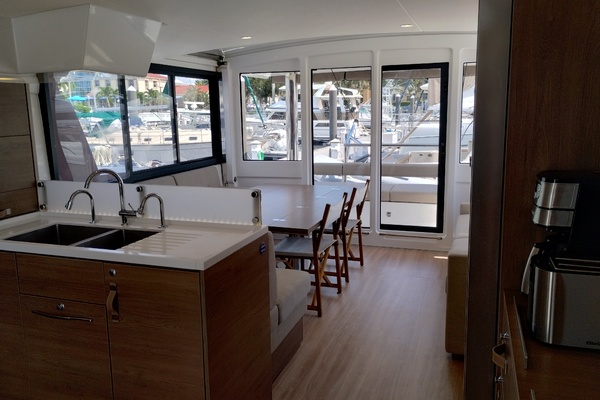 2023 Bali 4.8 galley