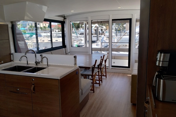 Bali 4.8 Yacht For Sale
