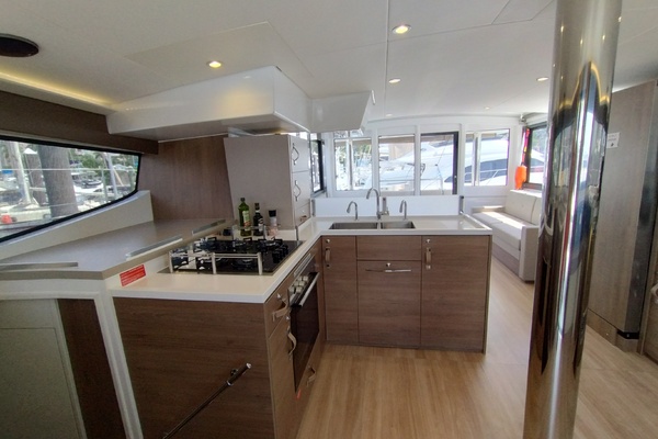 2023 Bali 4.8 galley