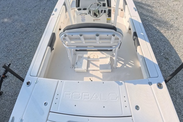 24ft Robalo Yacht For Sale