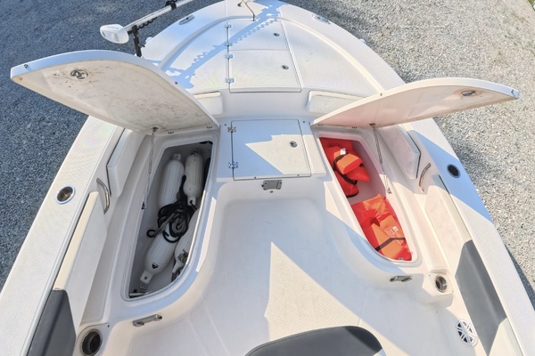 24ft Robalo Yacht For Sale