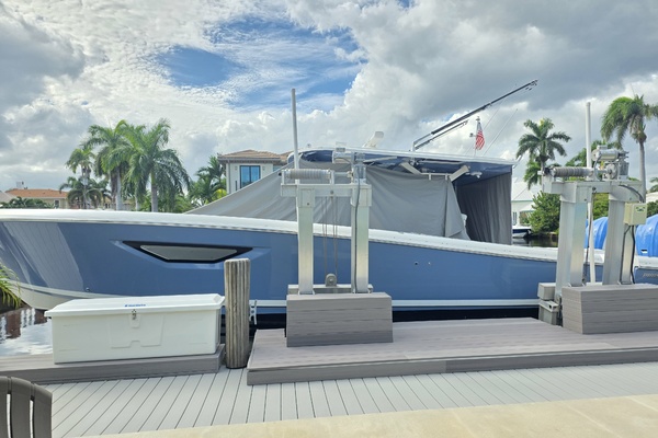 42ft Pursuit Yacht For Sale