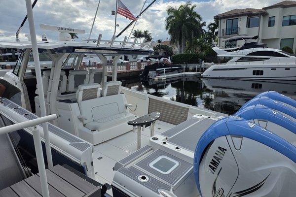 42ft Pursuit Yacht For Sale