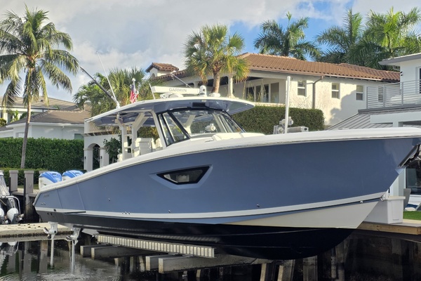 42ft Pursuit Yacht For Sale