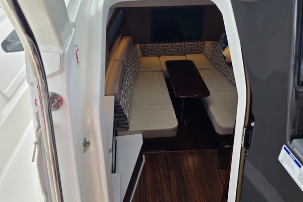 42ft Pursuit Yacht For Sale