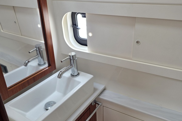 42ft Pursuit Yacht For Sale