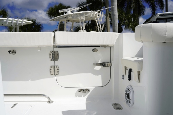 28ft Sea Hunt Yacht For Sale