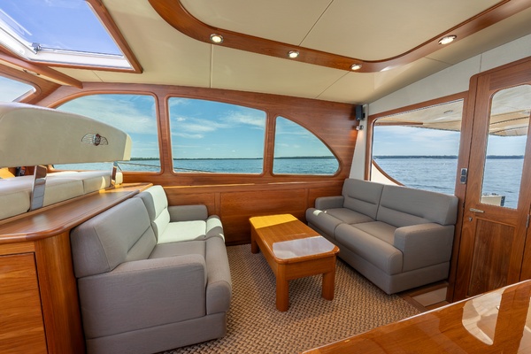Salon Starboard Side 