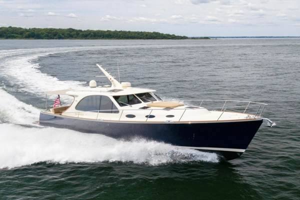 Palm Beach Motor Yachts - 55 Sedan