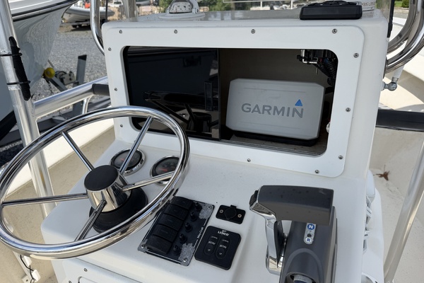 18ft May Craft Yacht For Sale