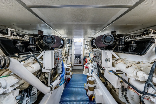 WINDY CAY 58ft Buddy Davis Yacht For Sale