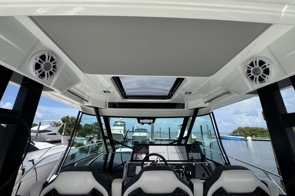 35ft Jeanneau Yacht For Sale