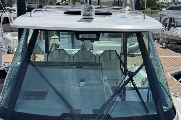 35ft Jeanneau Yacht For Sale