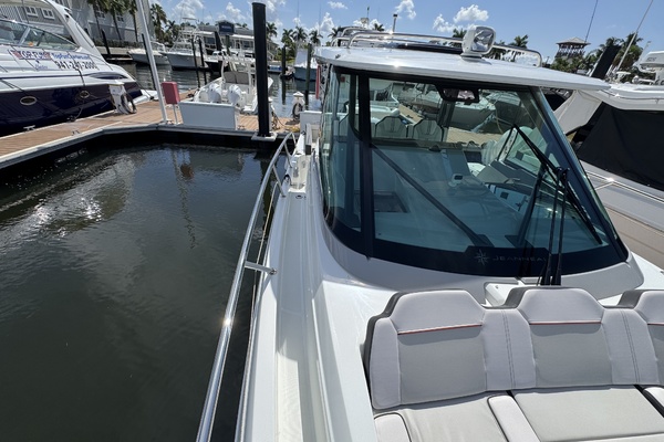 35ft Jeanneau Yacht For Sale