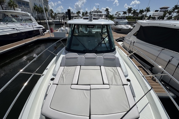 35ft Jeanneau Yacht For Sale