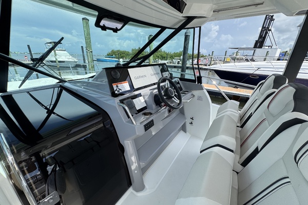 35ft Jeanneau Yacht For Sale