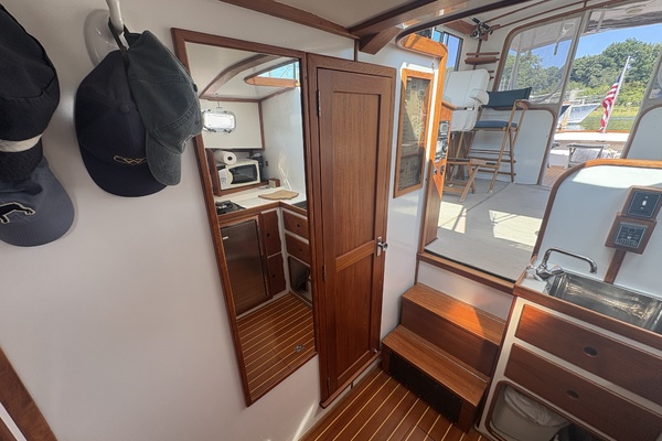 Annelyse 34ft Wilbur Yacht For Sale