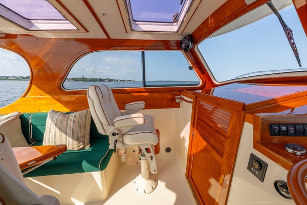 Nav Seat