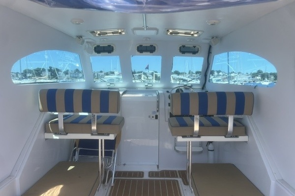 SCRIMSHAW 30ft Mainship Yacht For Sale