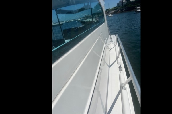 SCRIMSHAW 30ft Mainship Yacht For Sale