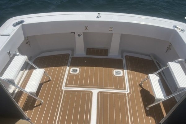 SCRIMSHAW 30ft Mainship Yacht For Sale