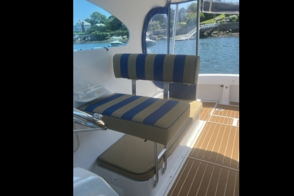 SCRIMSHAW 30ft Mainship Yacht For Sale