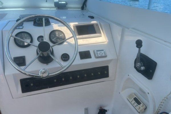 SCRIMSHAW 30ft Mainship Yacht For Sale