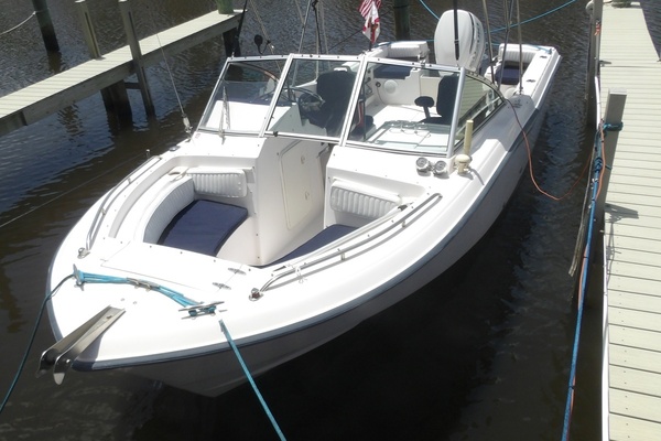 22ft Grady White Yacht For Sale